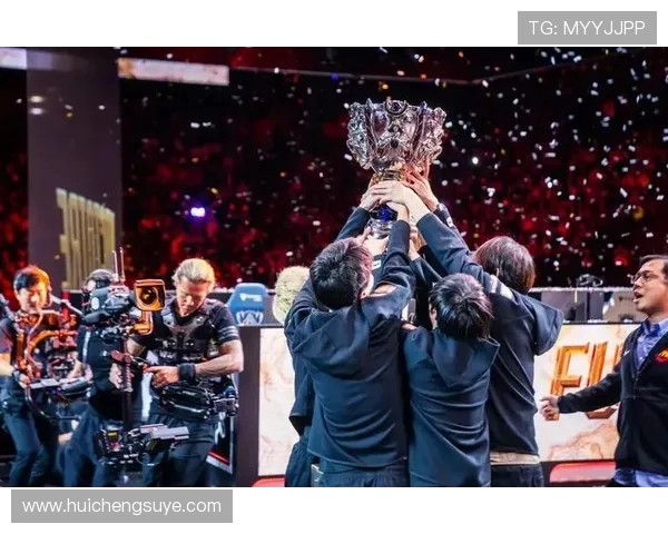 FPX战队转型之路的成败得失分析与未来展望