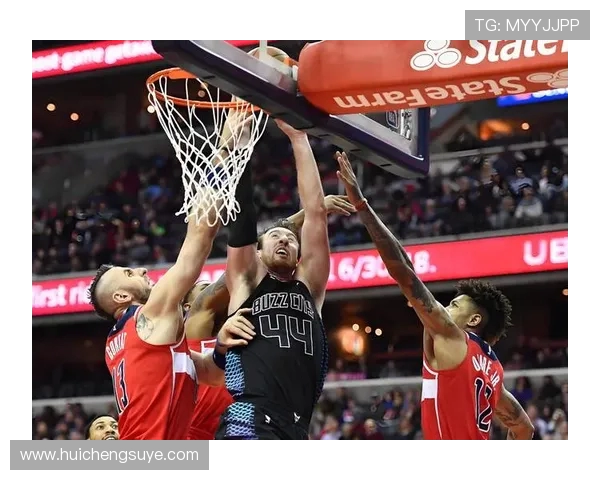 2017年勇士与黄蜂激战回顾：一场精彩的篮球对决与战术较量